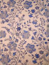 Seidenvoile Kalamkari Stil Blumenprint Blau-Zartrosa Seidendruck