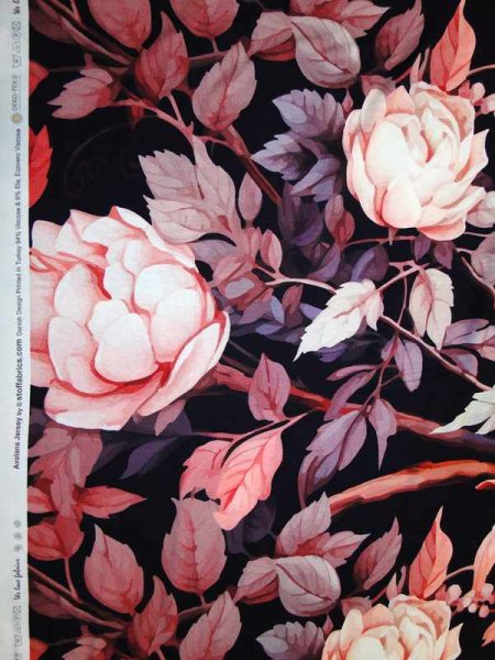 Viskosejersey -Mitternachtsrose Mauve–Rosé– Rosenprint auf Schwarz