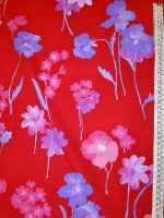 Viskose -Aquarellblüten auf Rubinrot- Blumenprint